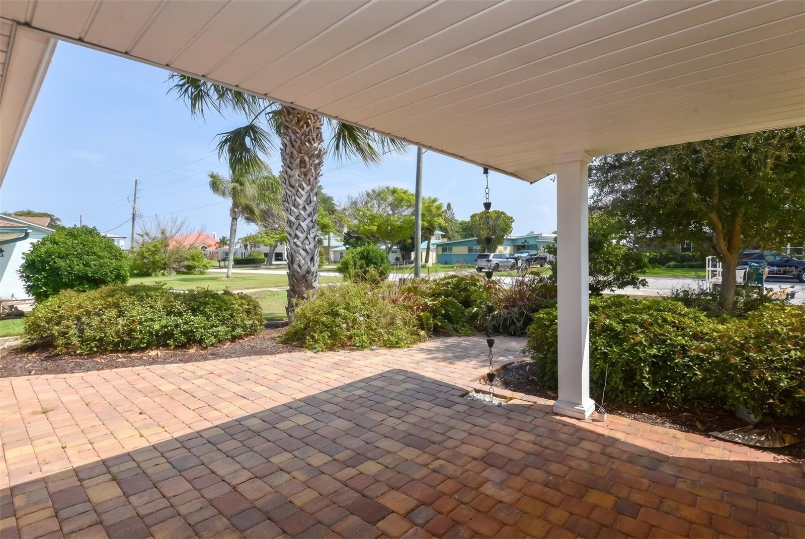 Listing photo id 8 for 40 Cunningham Drive