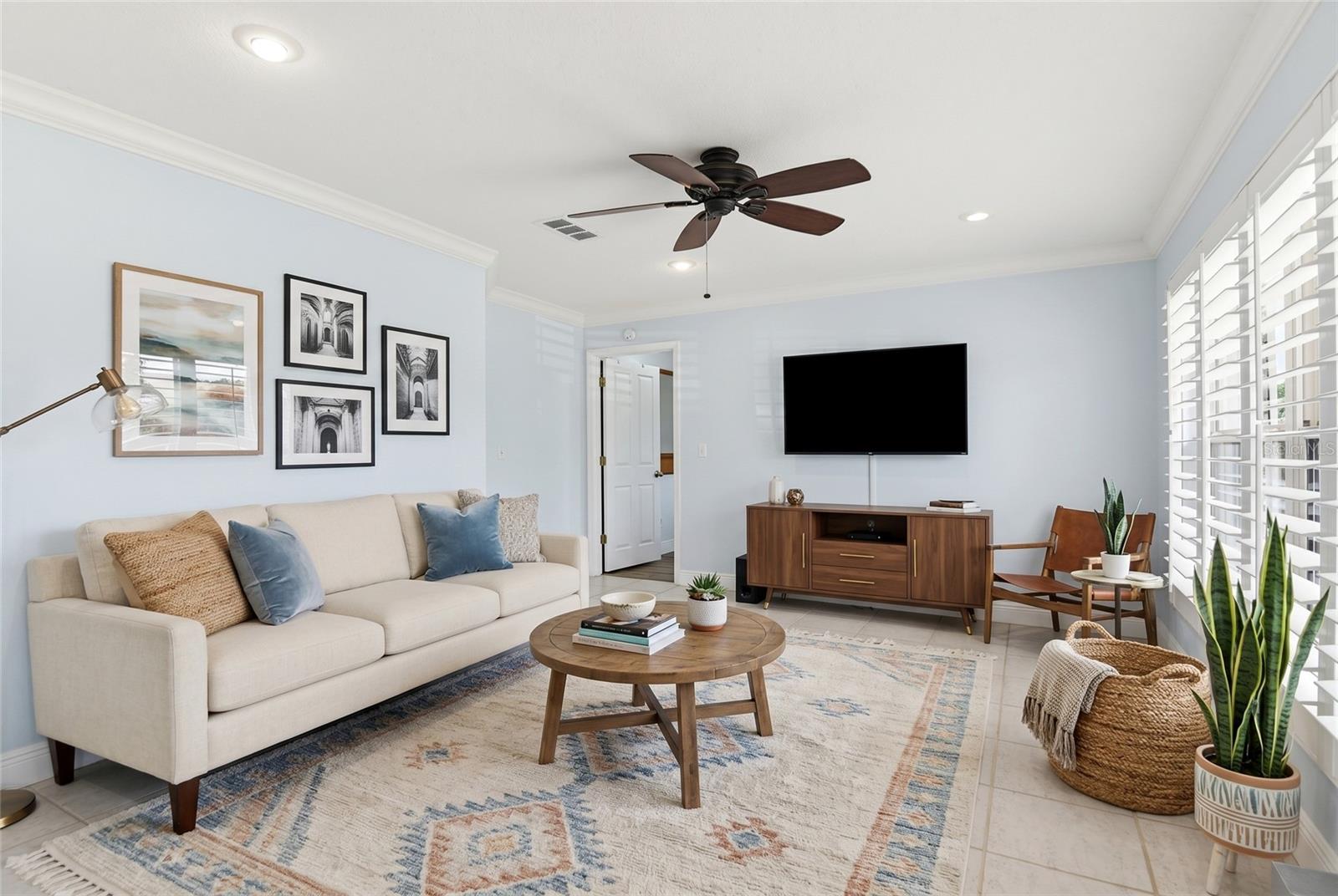 Listing photo id 11 for 40 Cunningham Drive