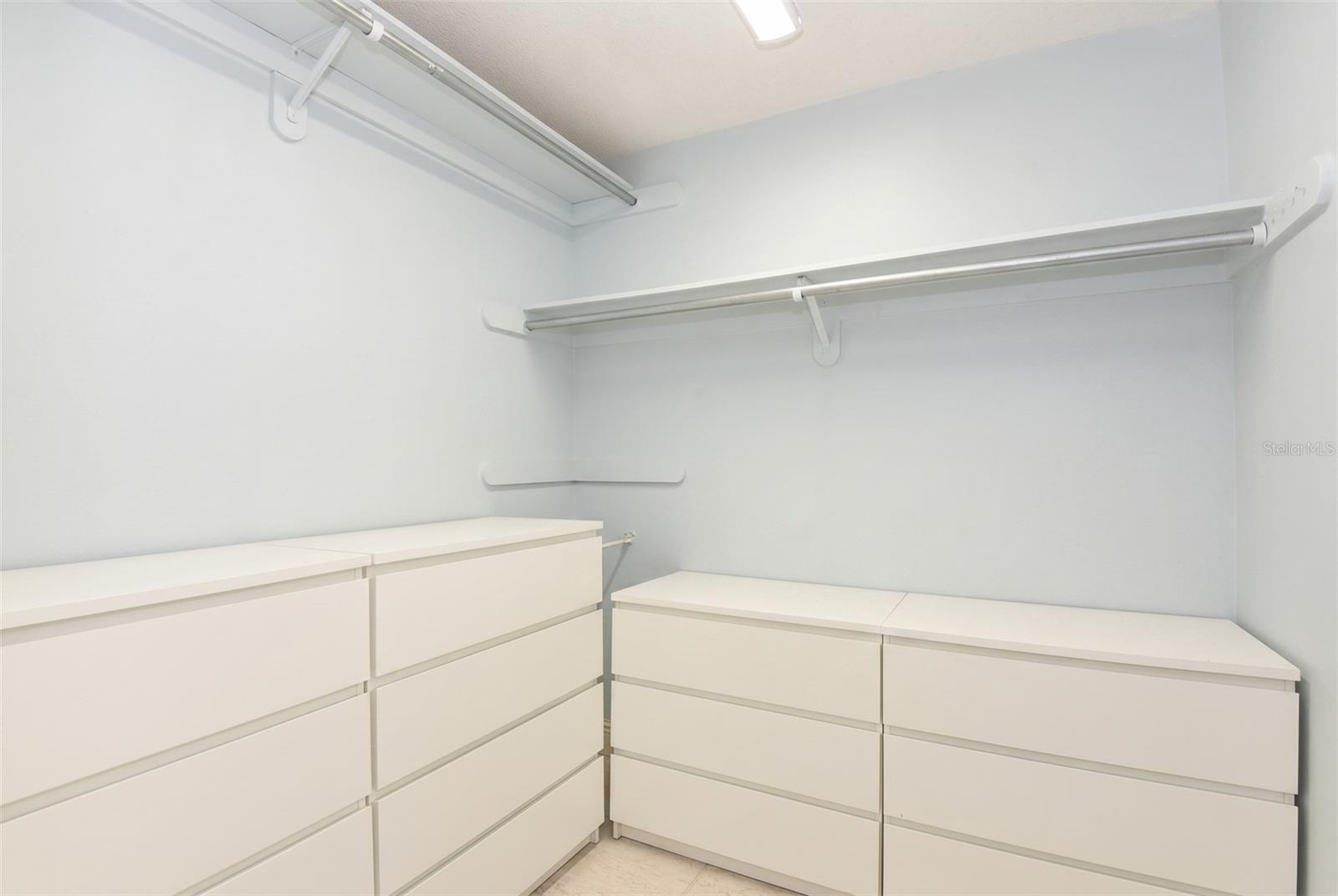 Listing photo id 21 for 40 Cunningham Drive