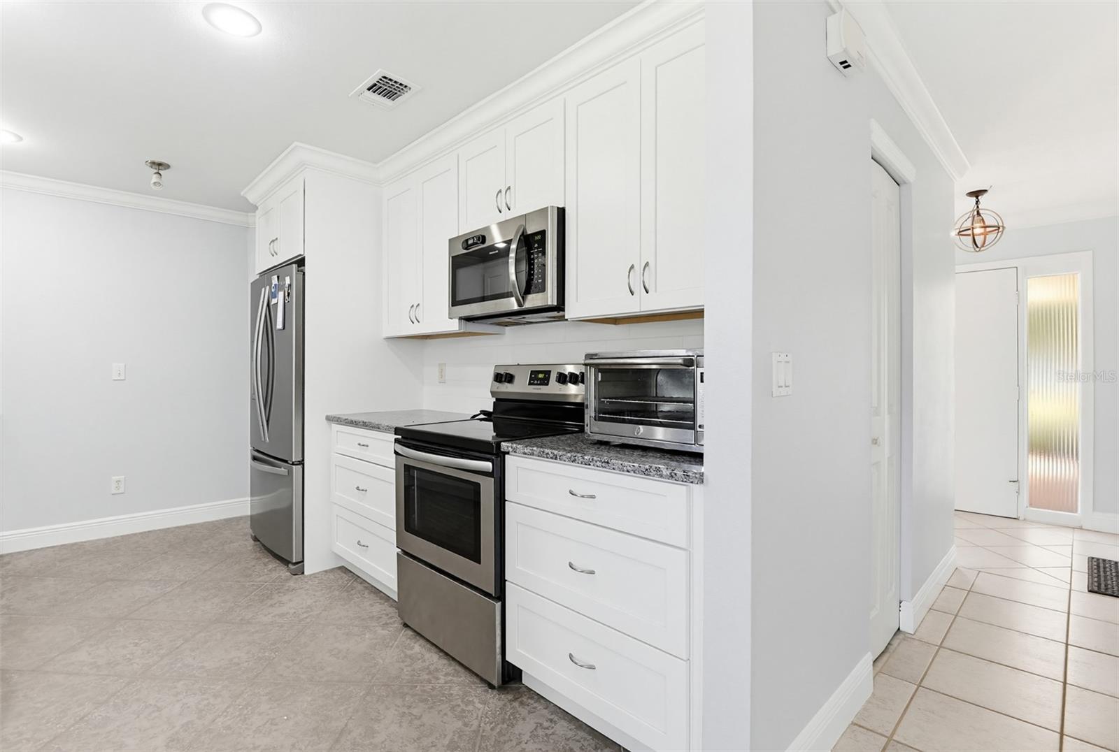 Listing photo id 33 for 40 Cunningham Drive