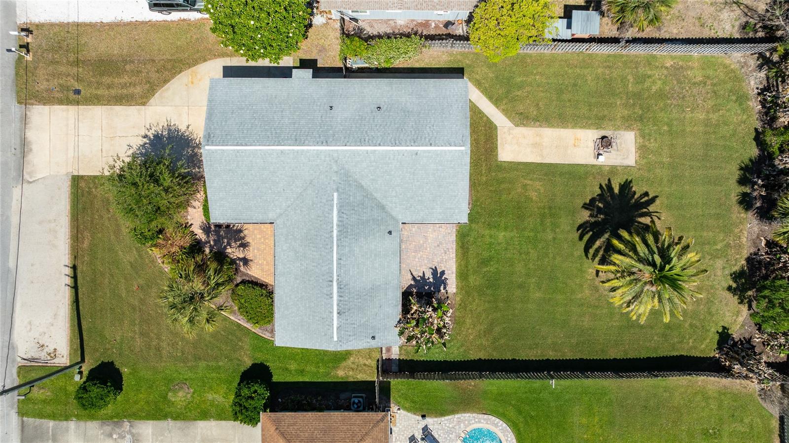 Listing photo id 3 for 40 Cunningham Drive