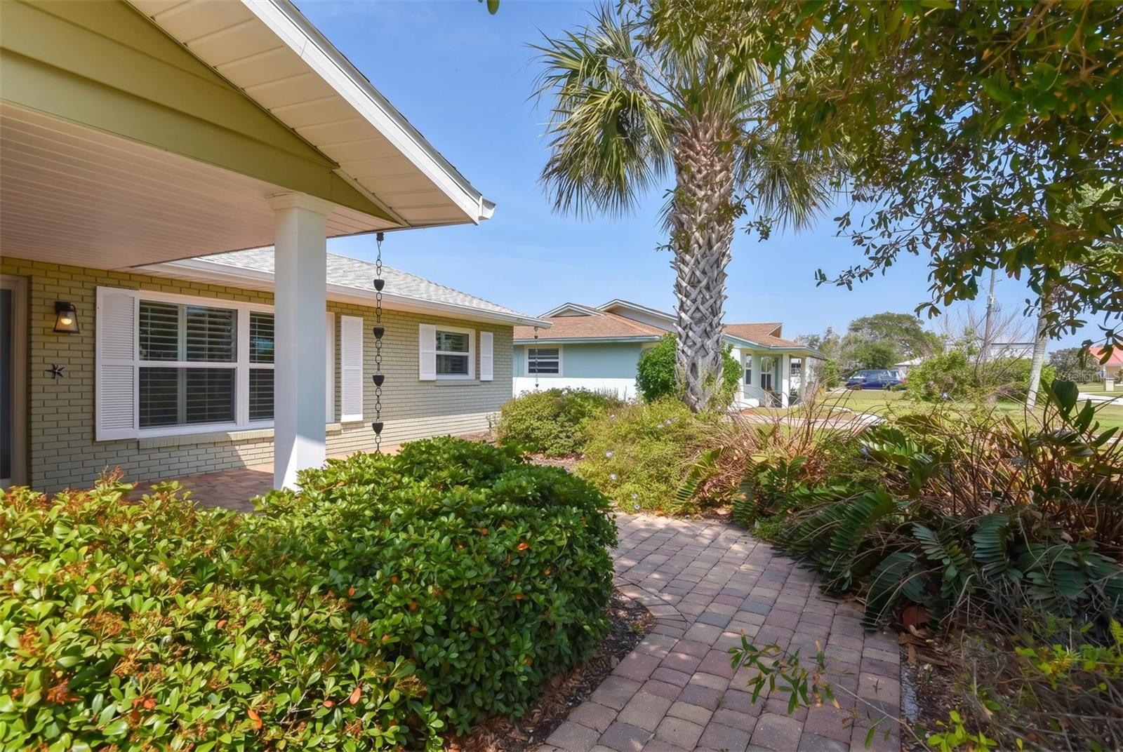 Listing photo id 6 for 40 Cunningham Drive