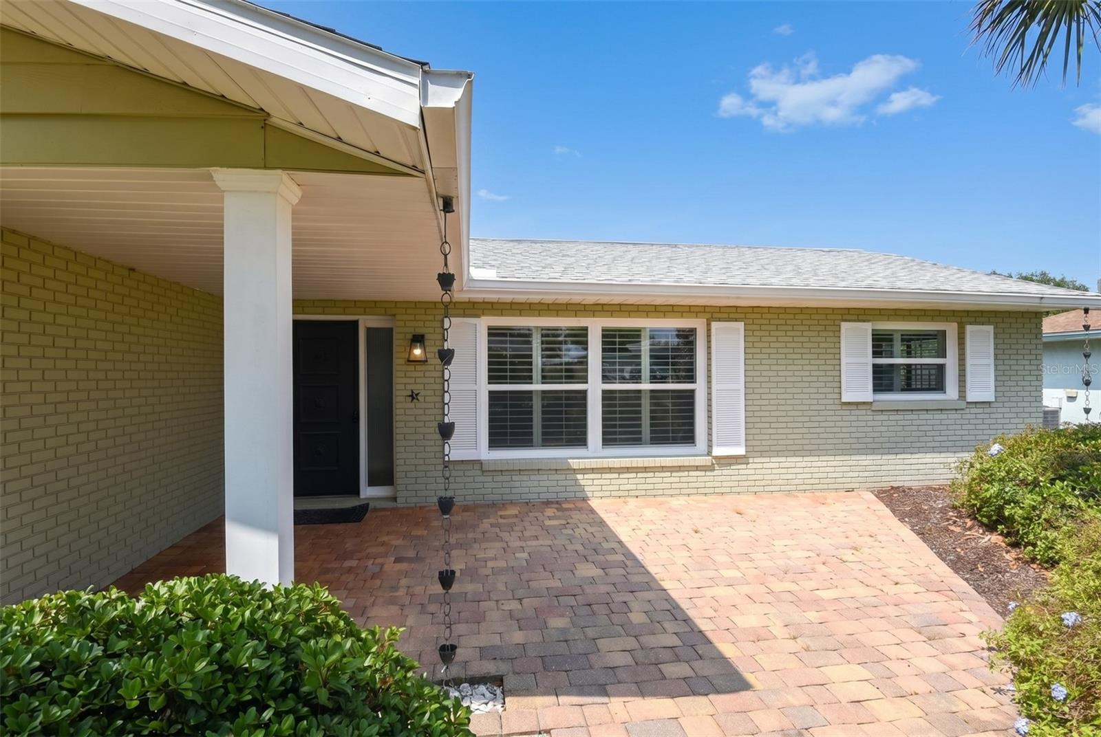 Listing photo id 7 for 40 Cunningham Drive