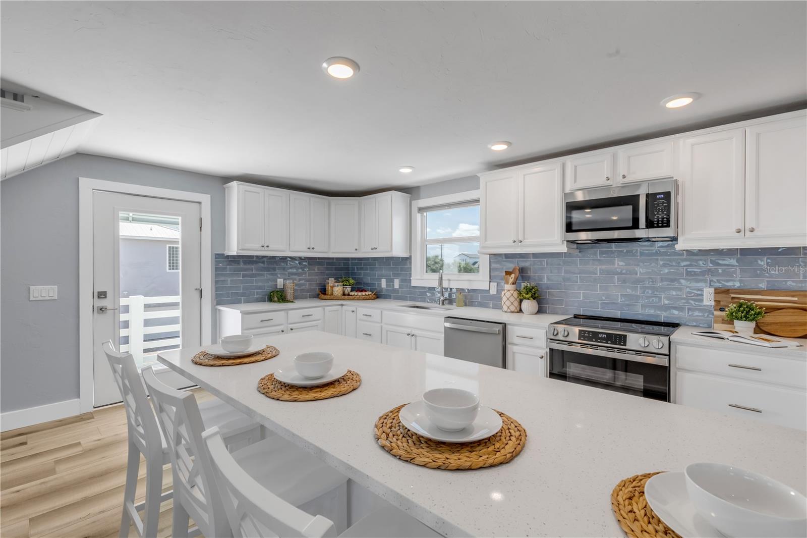 Image 19 of 77 For 6396 Atlantic Avenue