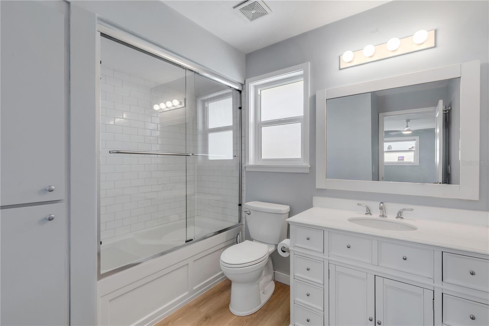 Image 40 of 77 For 6396 Atlantic Avenue
