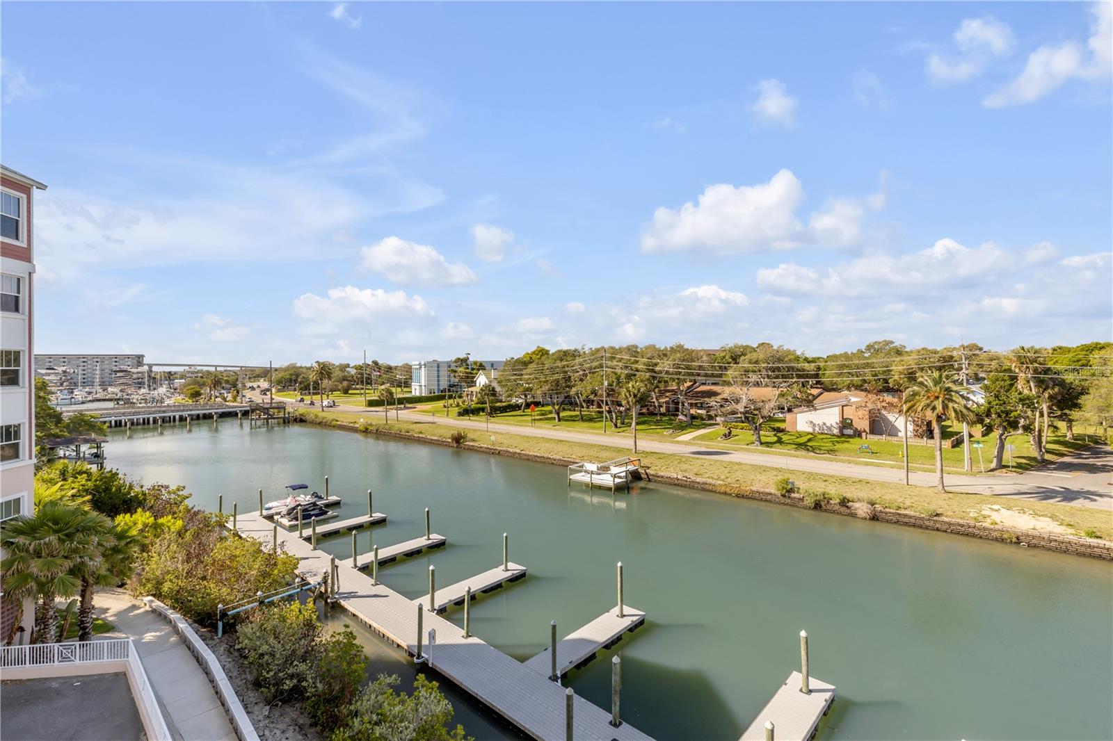 Image 47 of 85 For 3 Riverwalk Drive 401