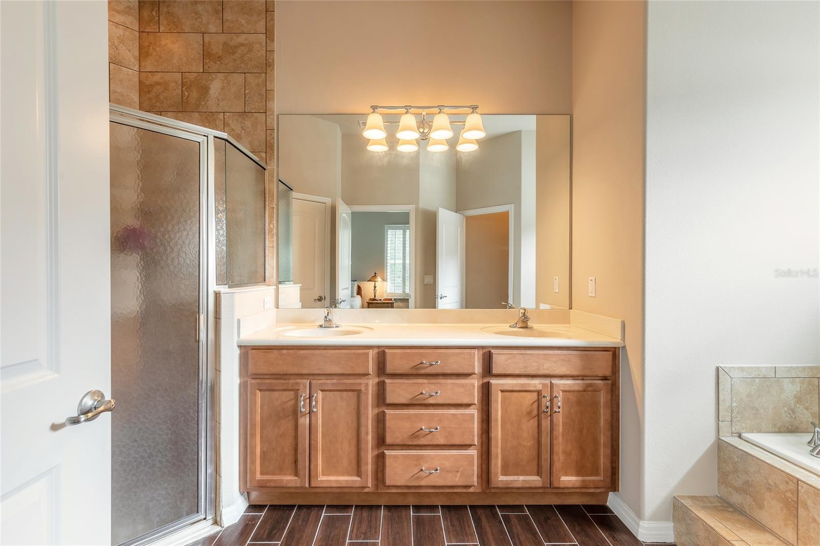 Image 15 of 47 For 3398 Leonardo Lane