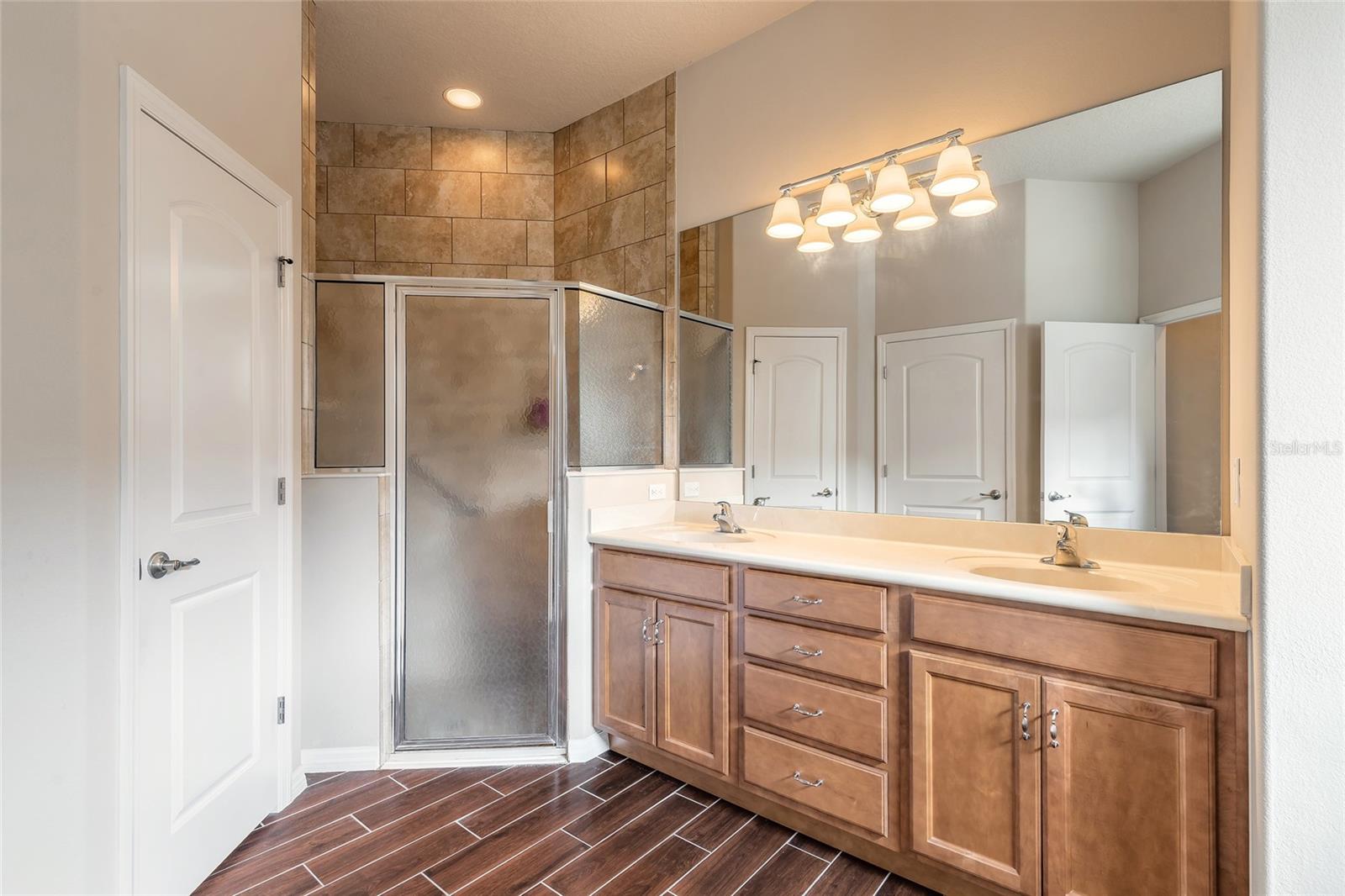 Image 17 of 47 For 3398 Leonardo Lane