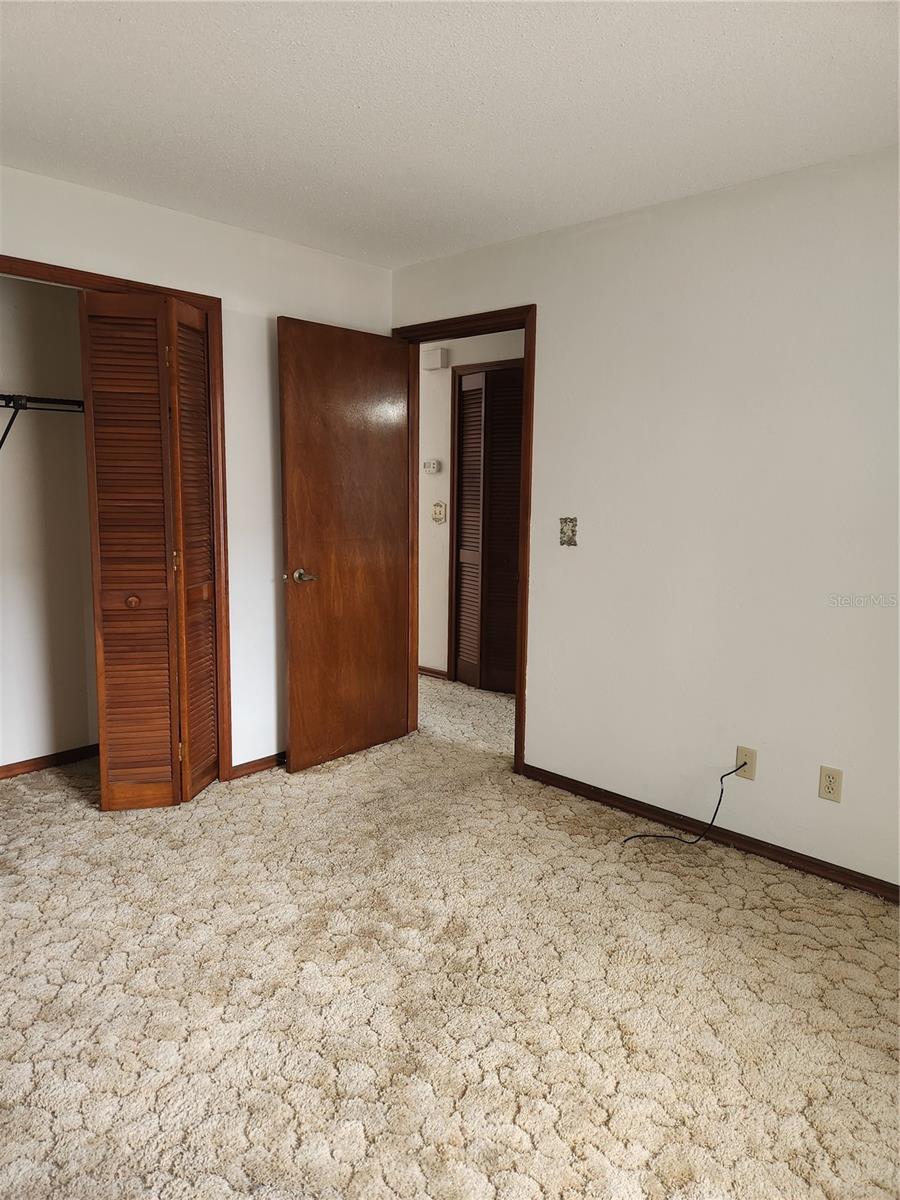 Image 15 of 24 For 415 Shangri La Circle