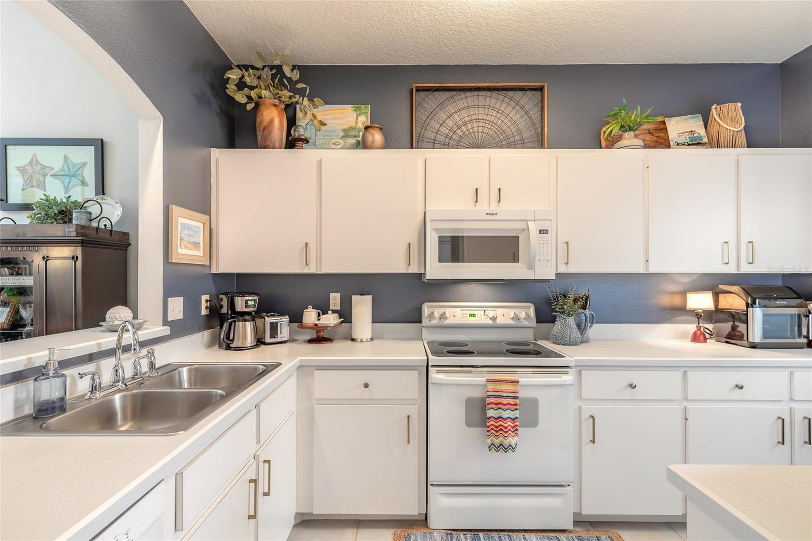 Image 6 of 38 For 2212 Deerwood Drive