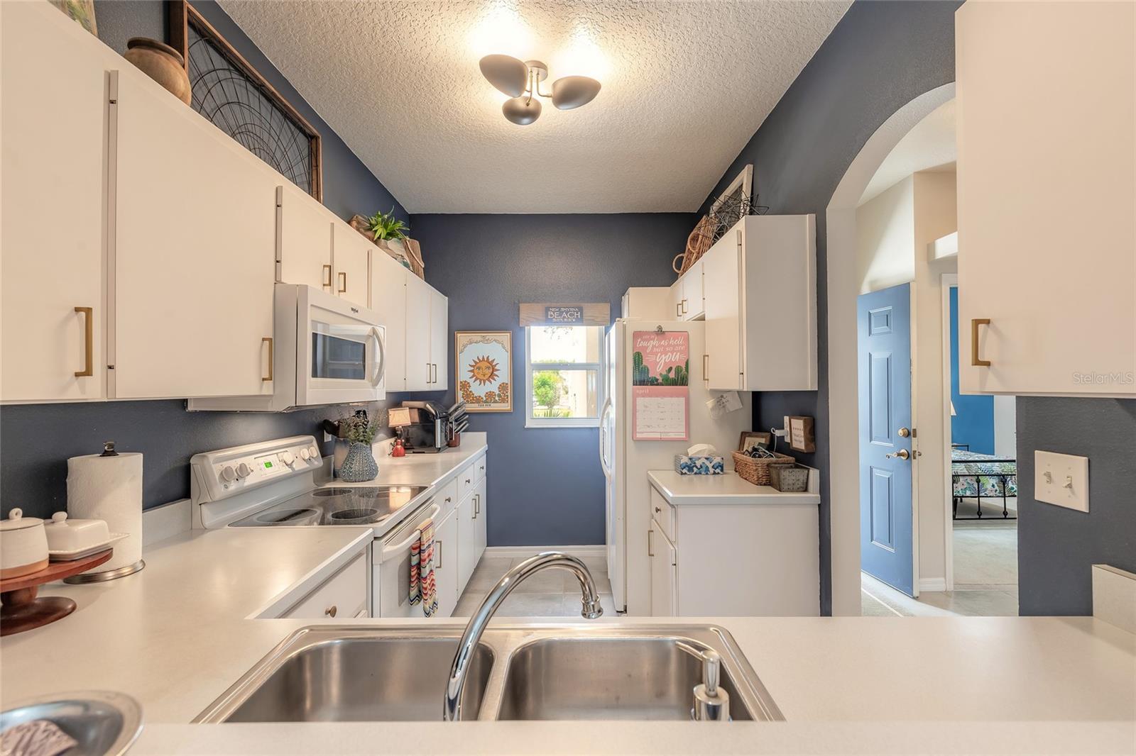 Image 8 of 38 For 2212 Deerwood Drive