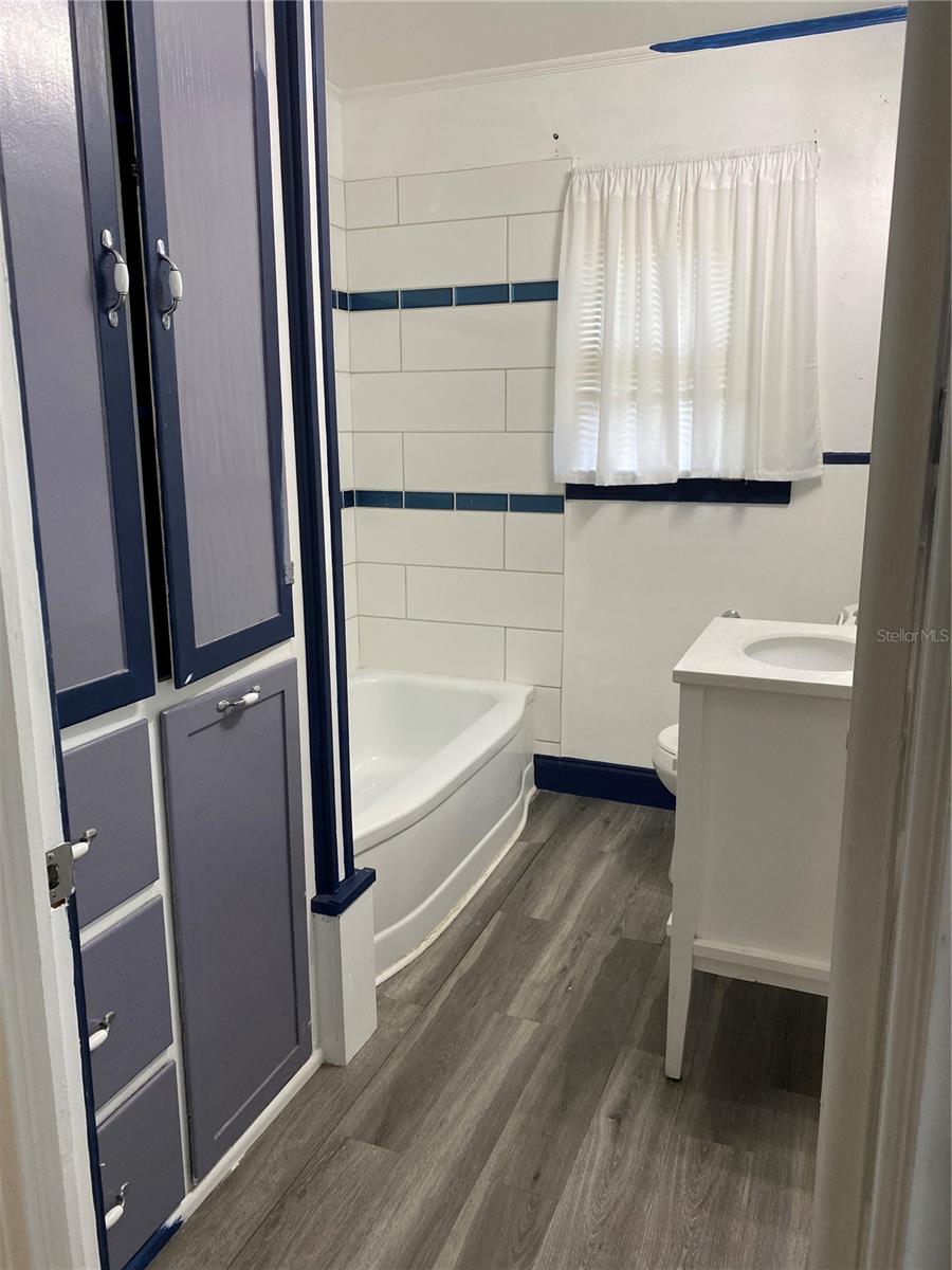 Image 8 of 29 For 200 Pine Street