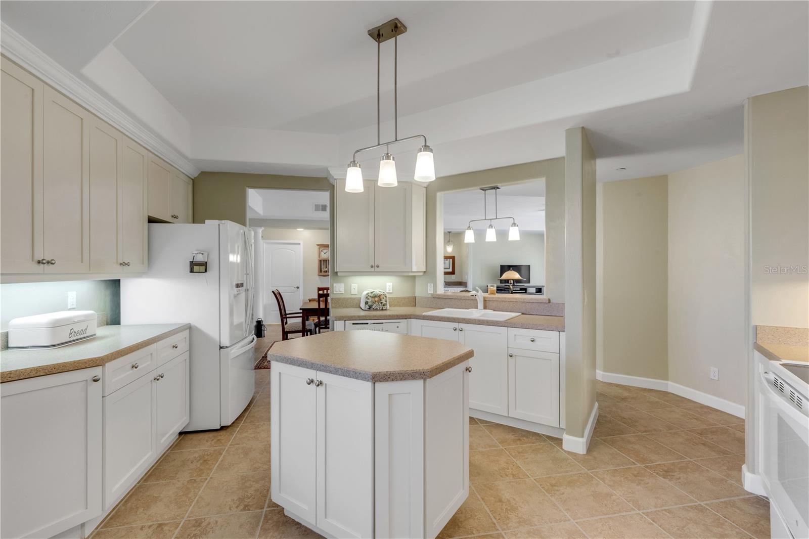 Image 14 of 56 For 424 Luna Bella Lane 228