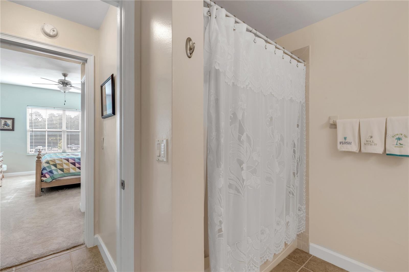 Image 34 of 56 For 424 Luna Bella Lane 228