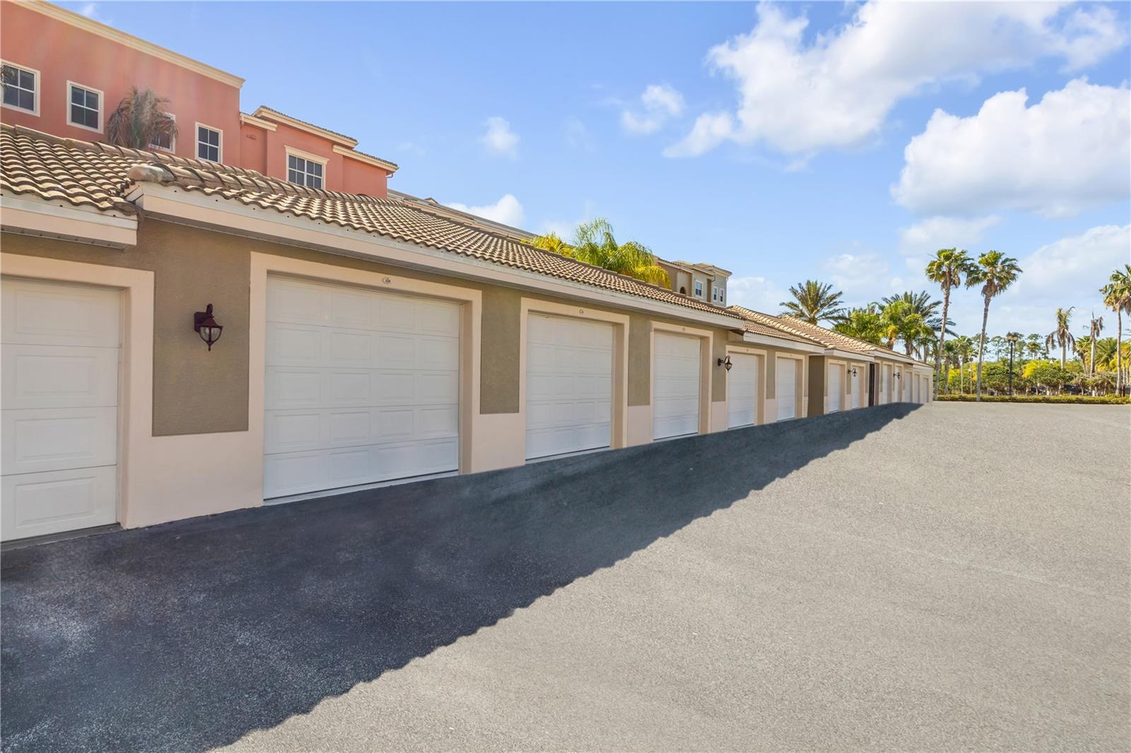 Image 46 of 56 For 424 Luna Bella Lane 228