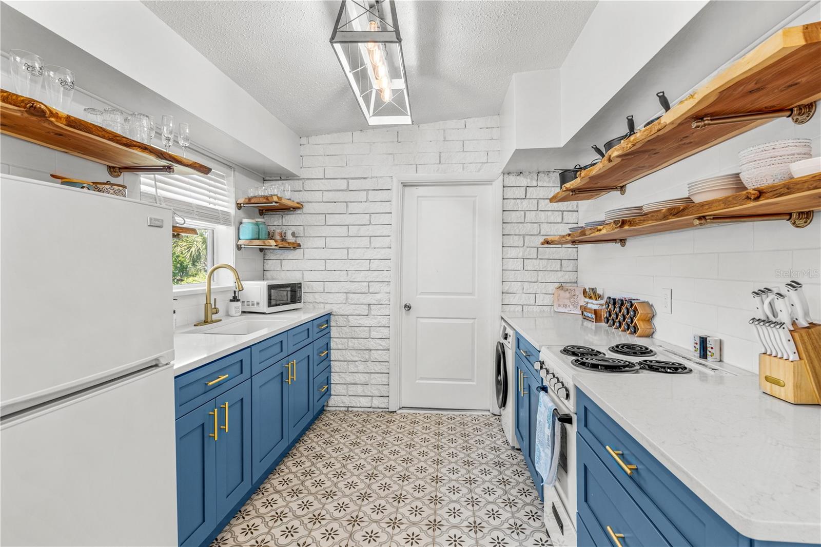 Image 18 of 36 For 2908 Peninsula Drive