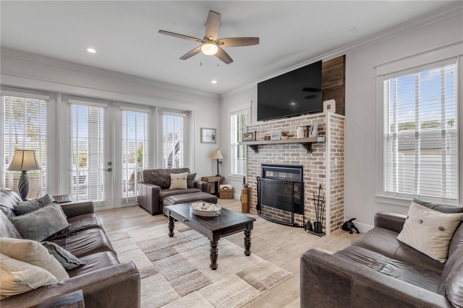 Image 18 of 99 For 4636 Saxon Drive