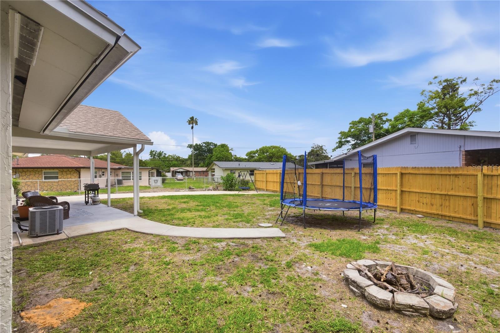 Image 14 of 30 For 2861 Oak Lea Drive