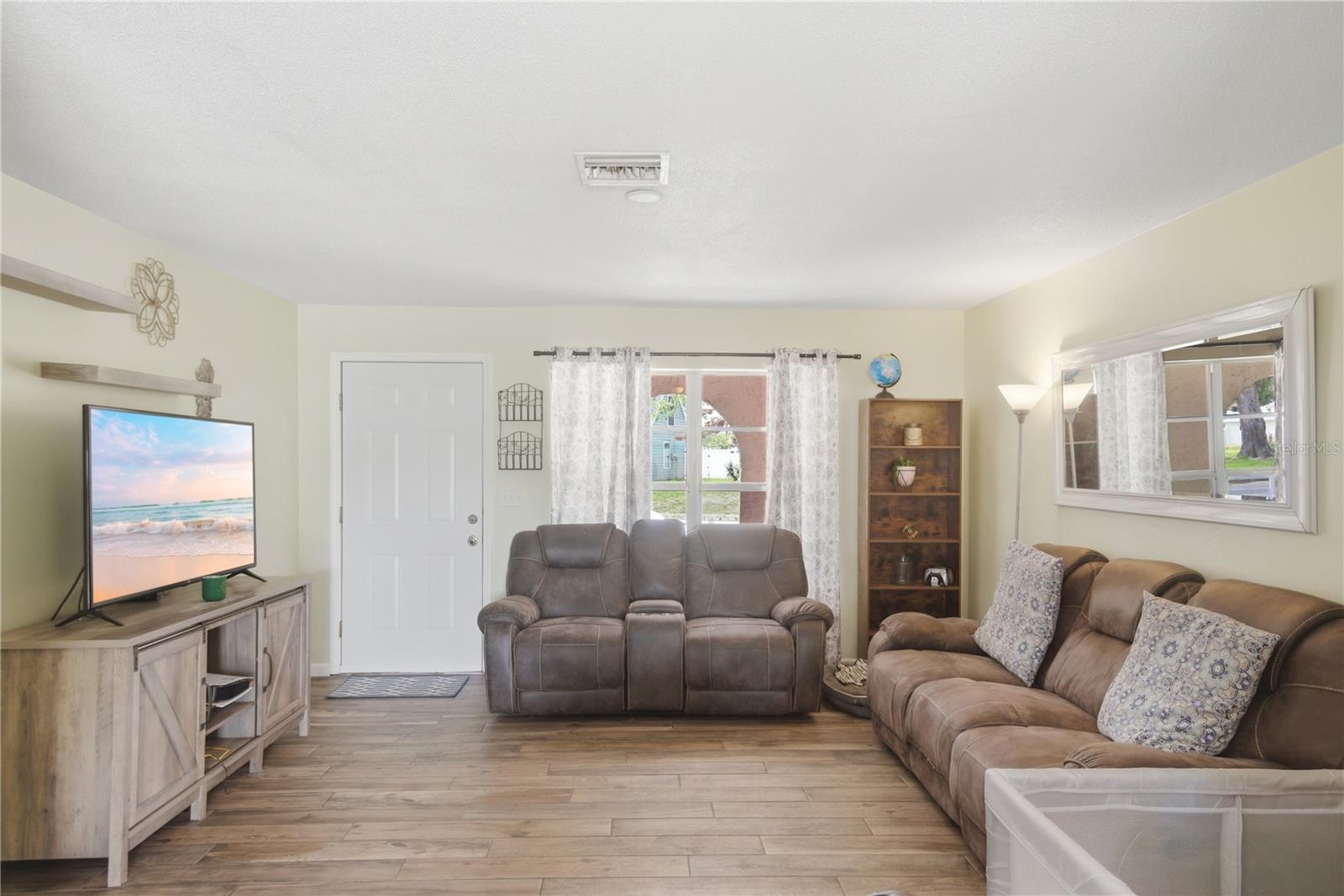 Image 18 of 30 For 2861 Oak Lea Drive