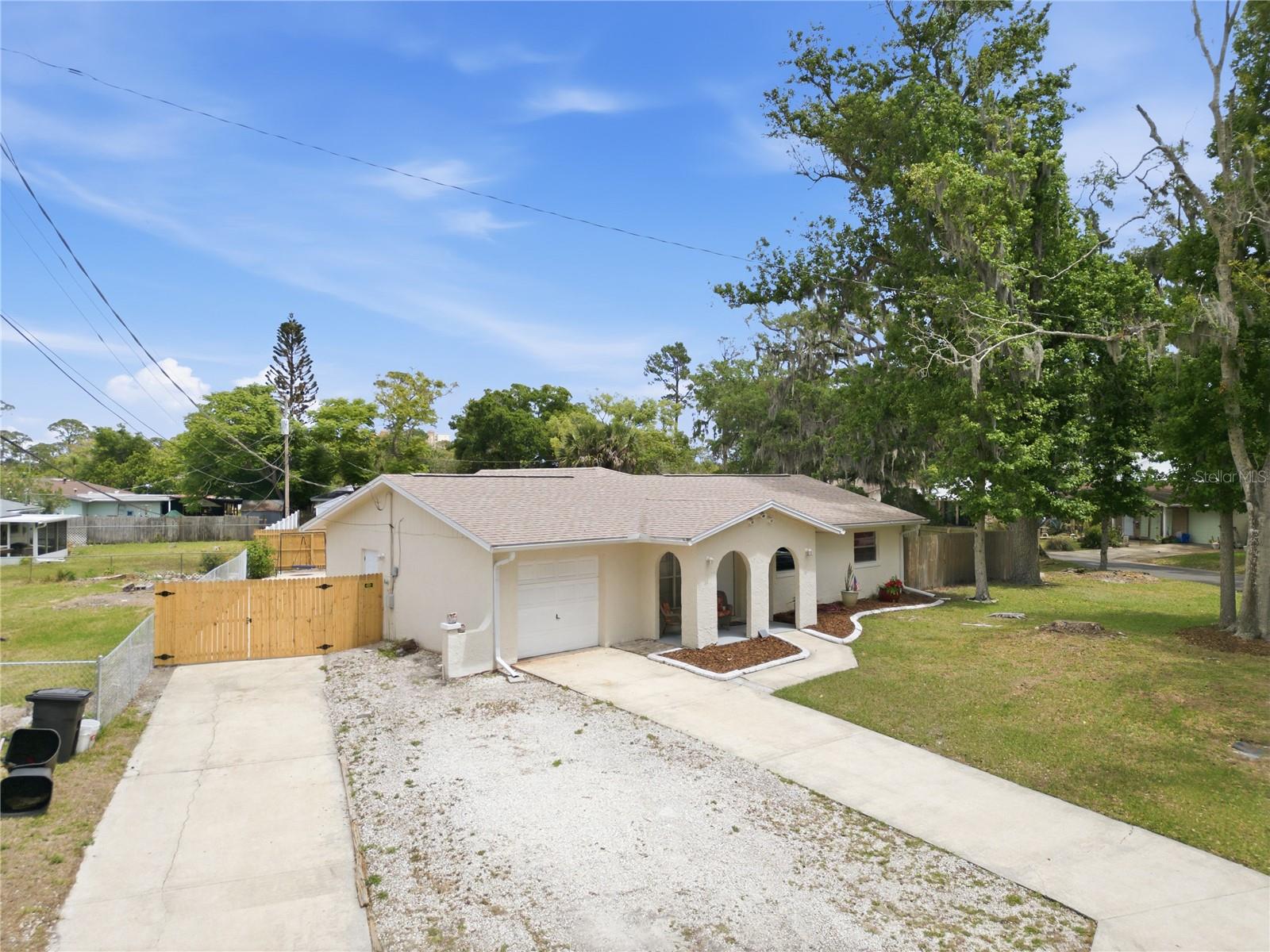 Image 3 of 30 For 2861 Oak Lea Drive