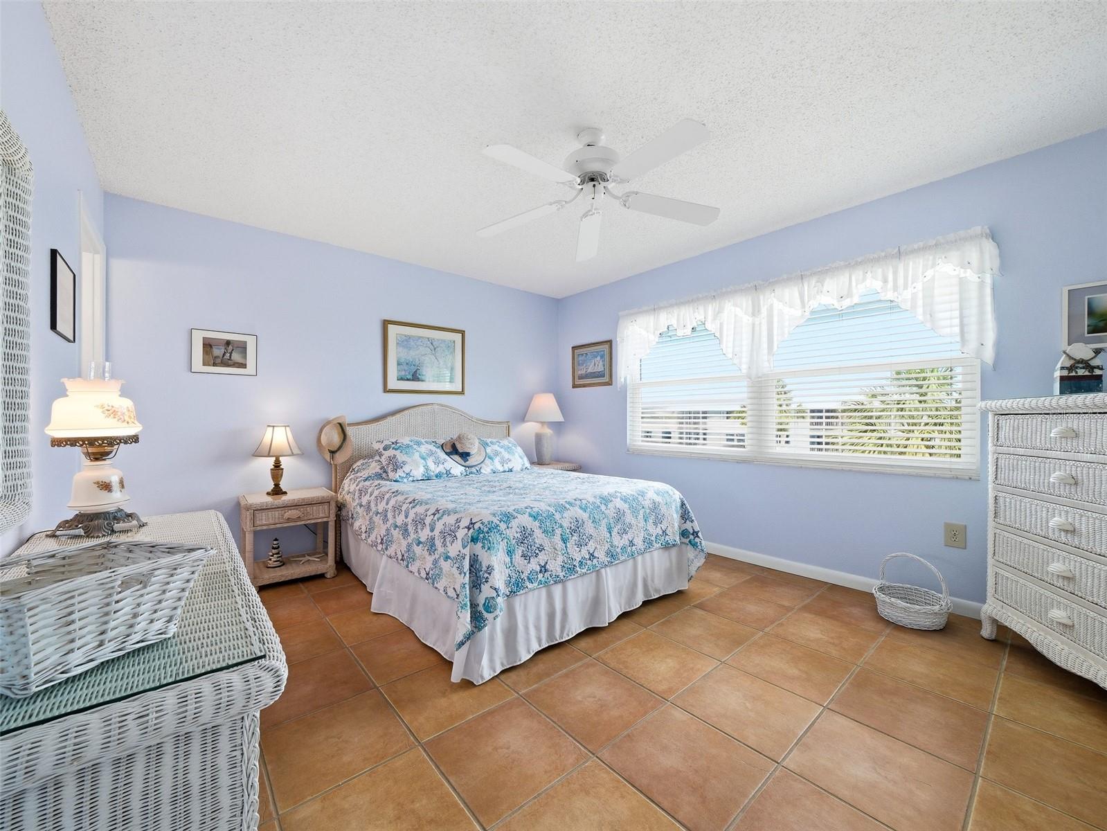 Image 21 of 42 For 325 Causeway  D304