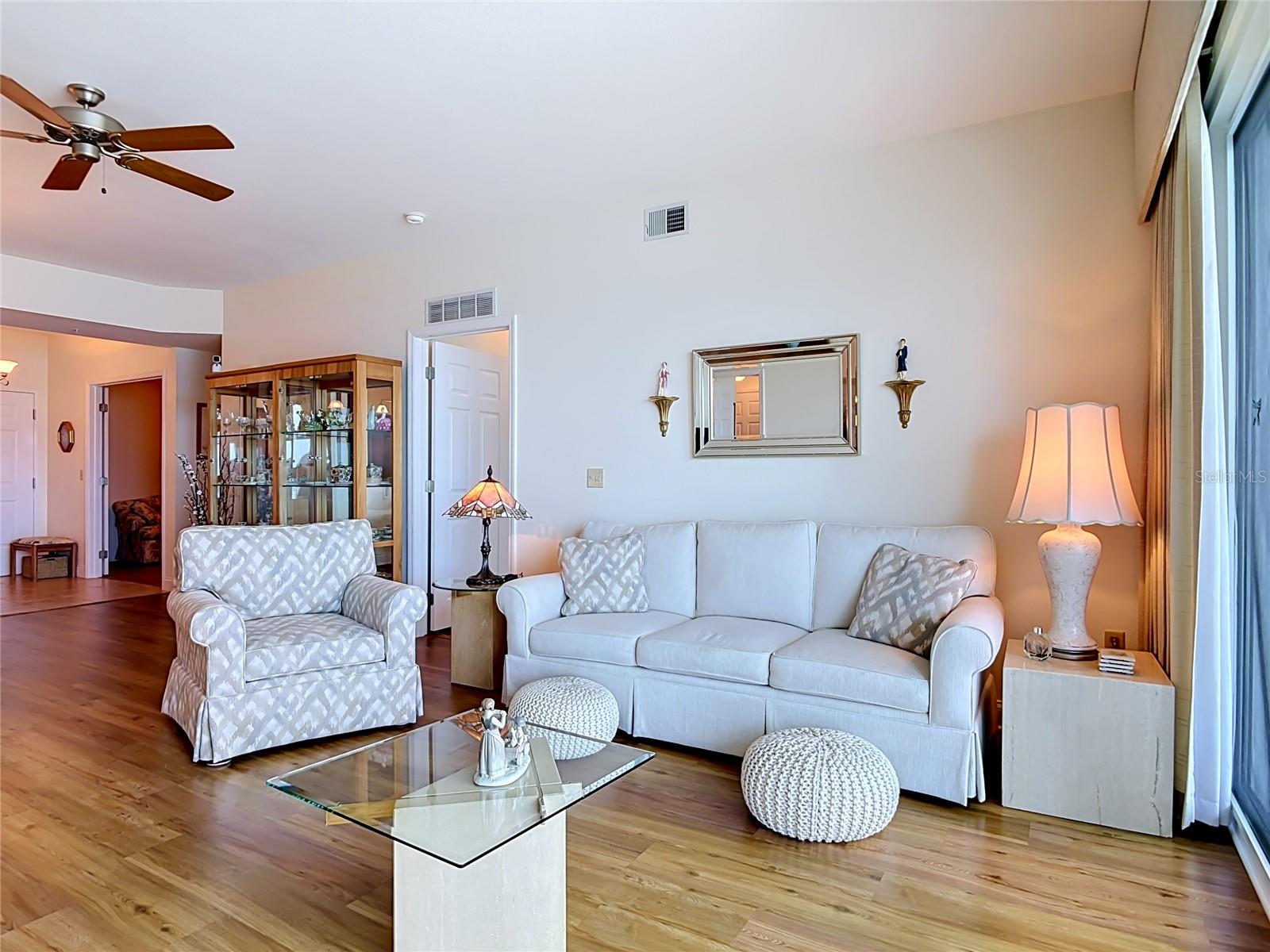Image 10 of 73 For 2801 Ridgewood Avenue 1111