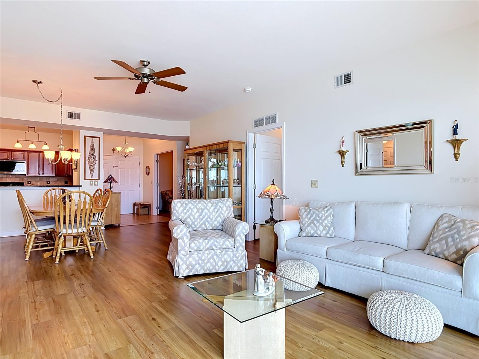 Image 12 of 73 For 2801 Ridgewood Avenue 1111
