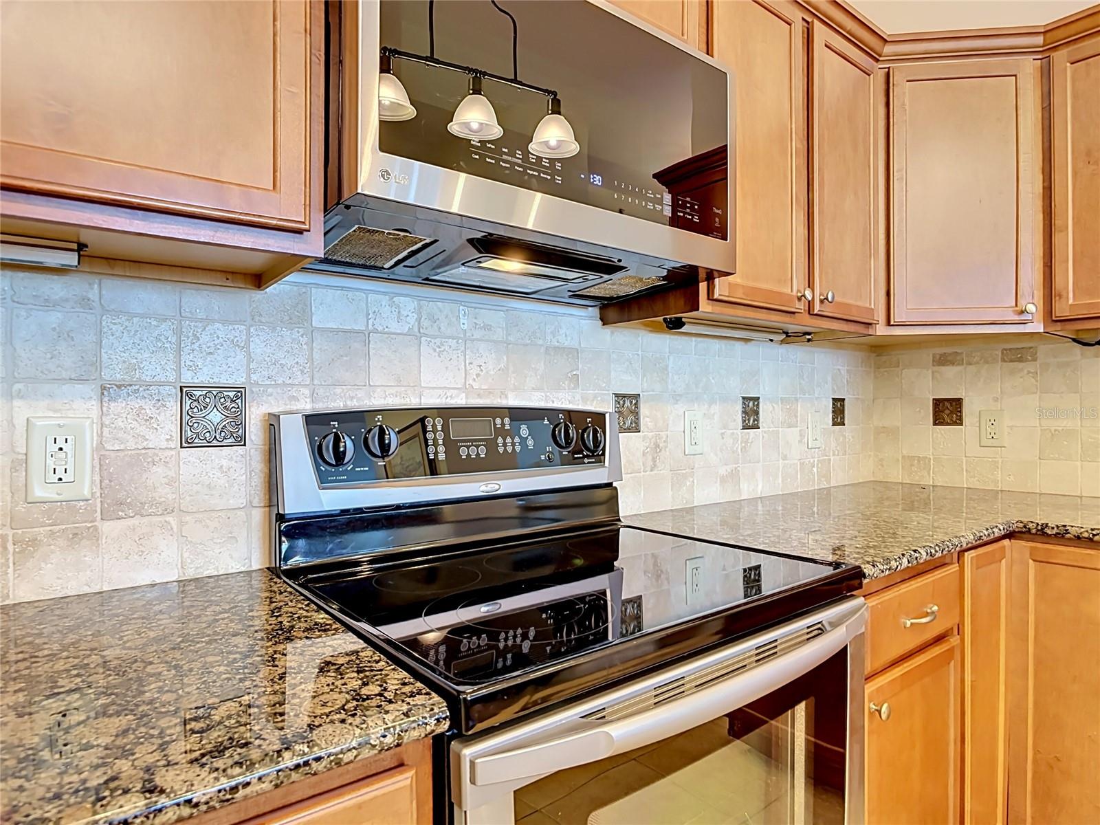 Image 16 of 73 For 2801 Ridgewood Avenue 1111