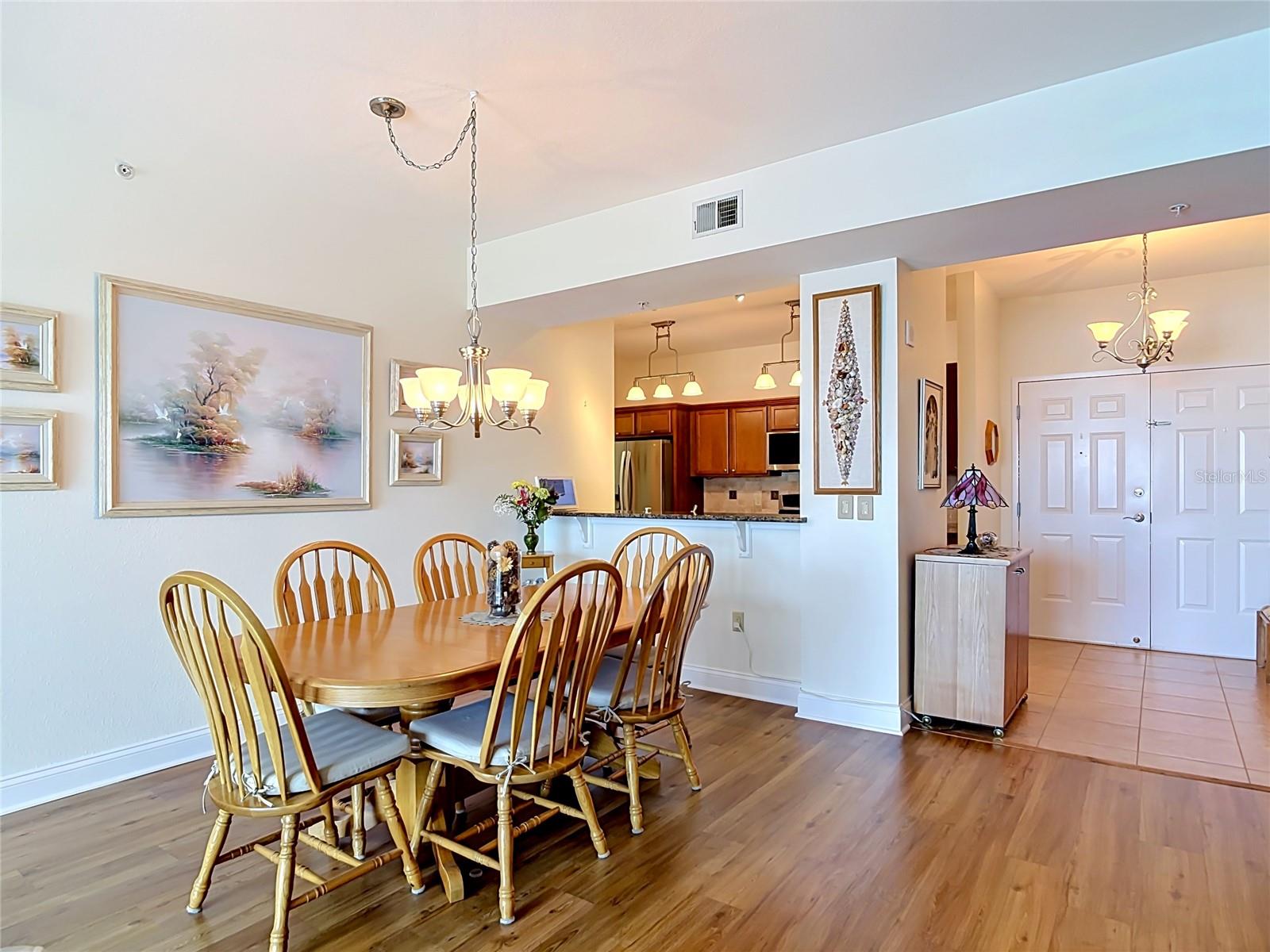 Image 21 of 73 For 2801 Ridgewood Avenue 1111