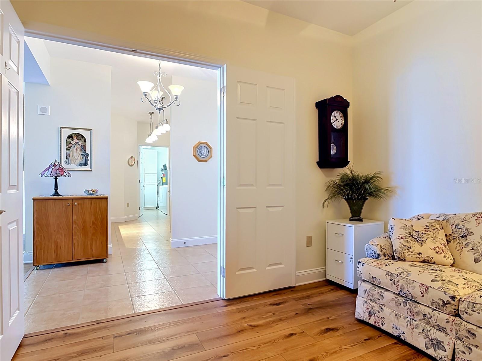 Image 27 of 73 For 2801 Ridgewood Avenue 1111