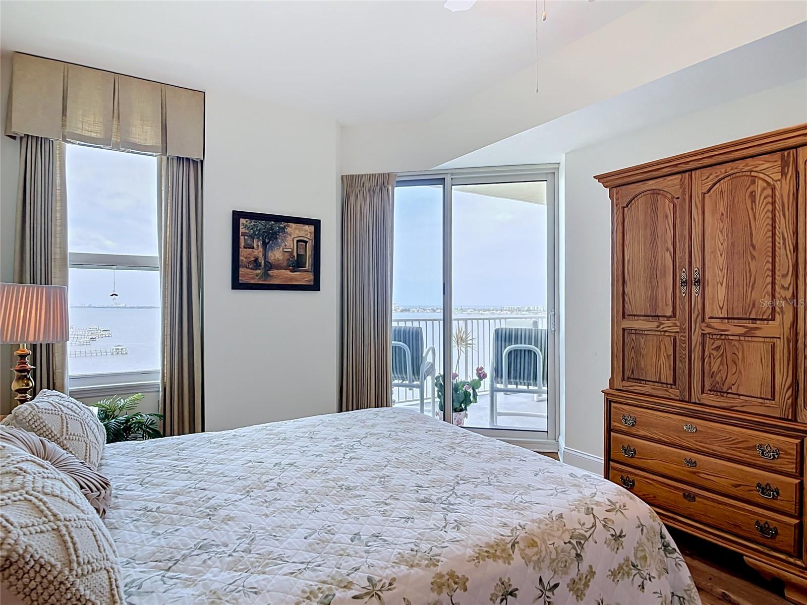 Image 28 of 73 For 2801 Ridgewood Avenue 1111