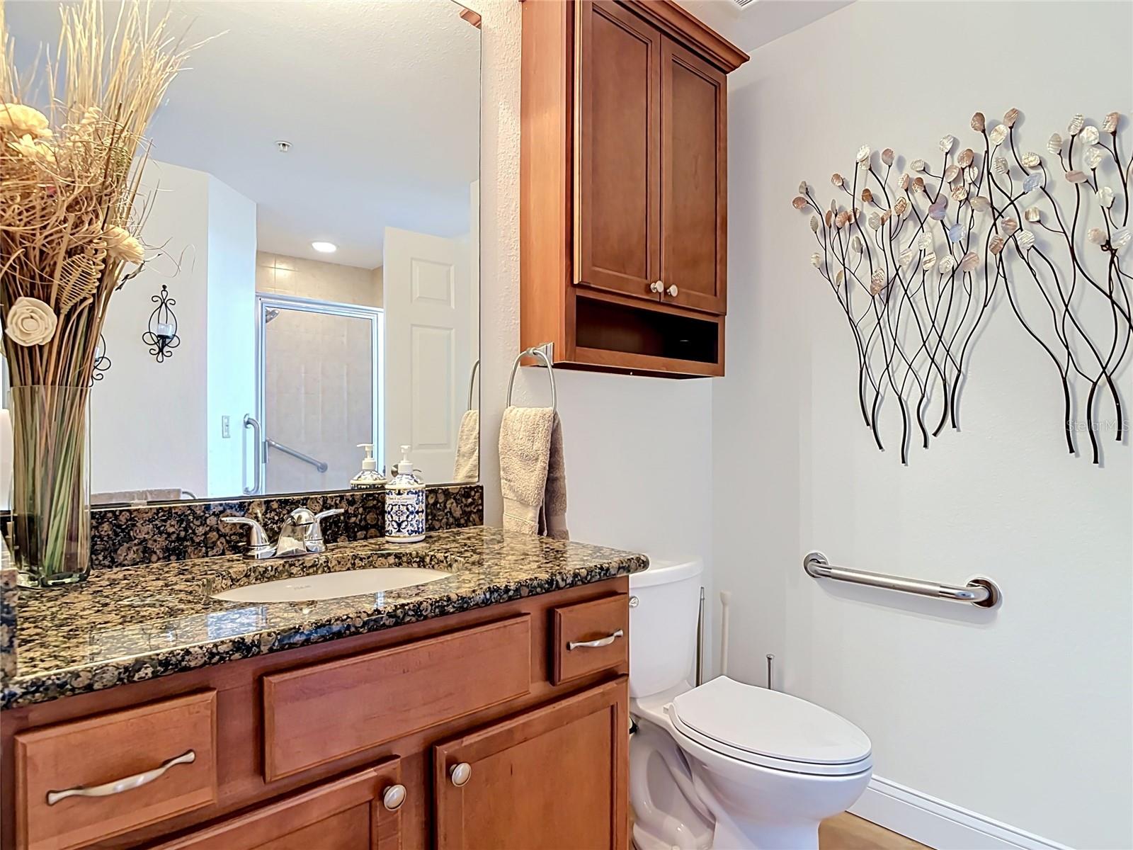 Image 33 of 73 For 2801 Ridgewood Avenue 1111