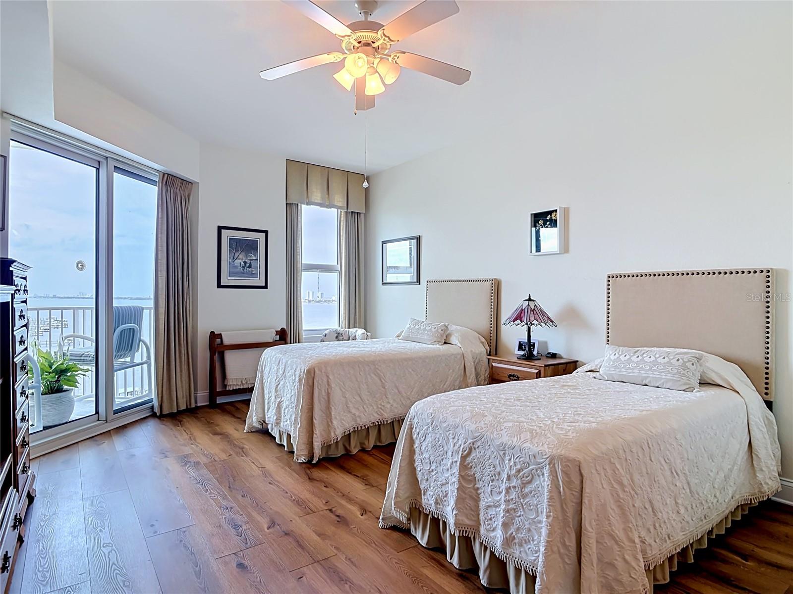 Image 35 of 73 For 2801 Ridgewood Avenue 1111