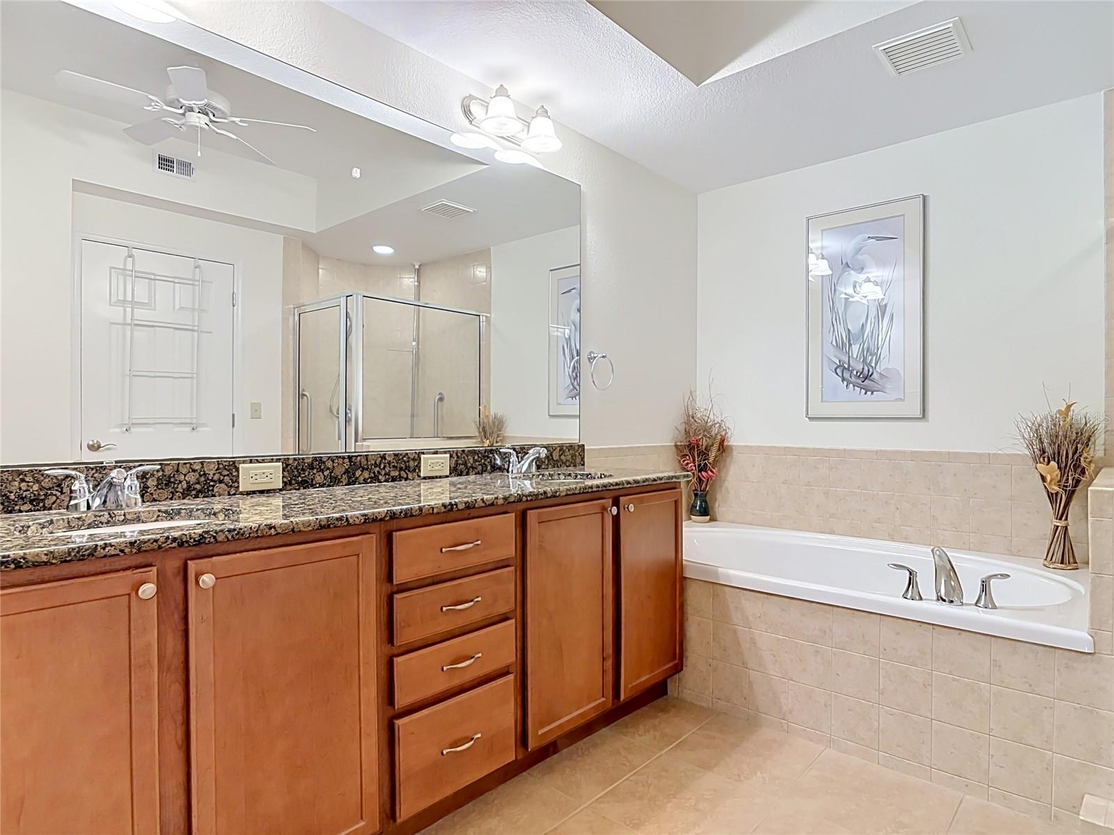 Image 38 of 73 For 2801 Ridgewood Avenue 1111