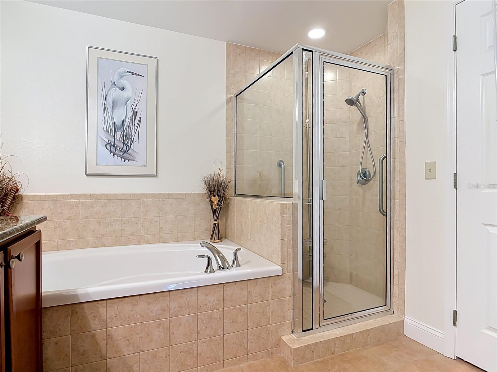 Image 39 of 73 For 2801 Ridgewood Avenue 1111