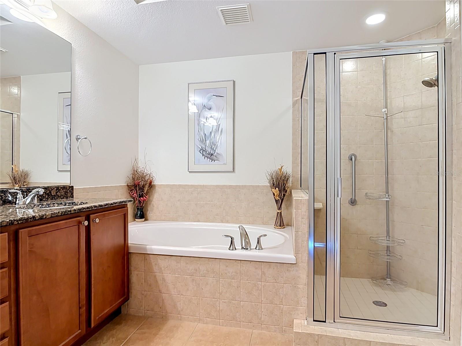 Image 40 of 73 For 2801 Ridgewood Avenue 1111