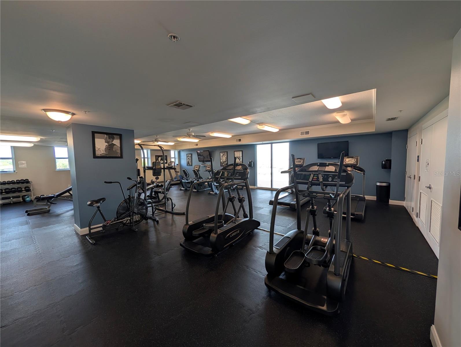 Image 71 of 73 For 2801 Ridgewood Avenue 1111