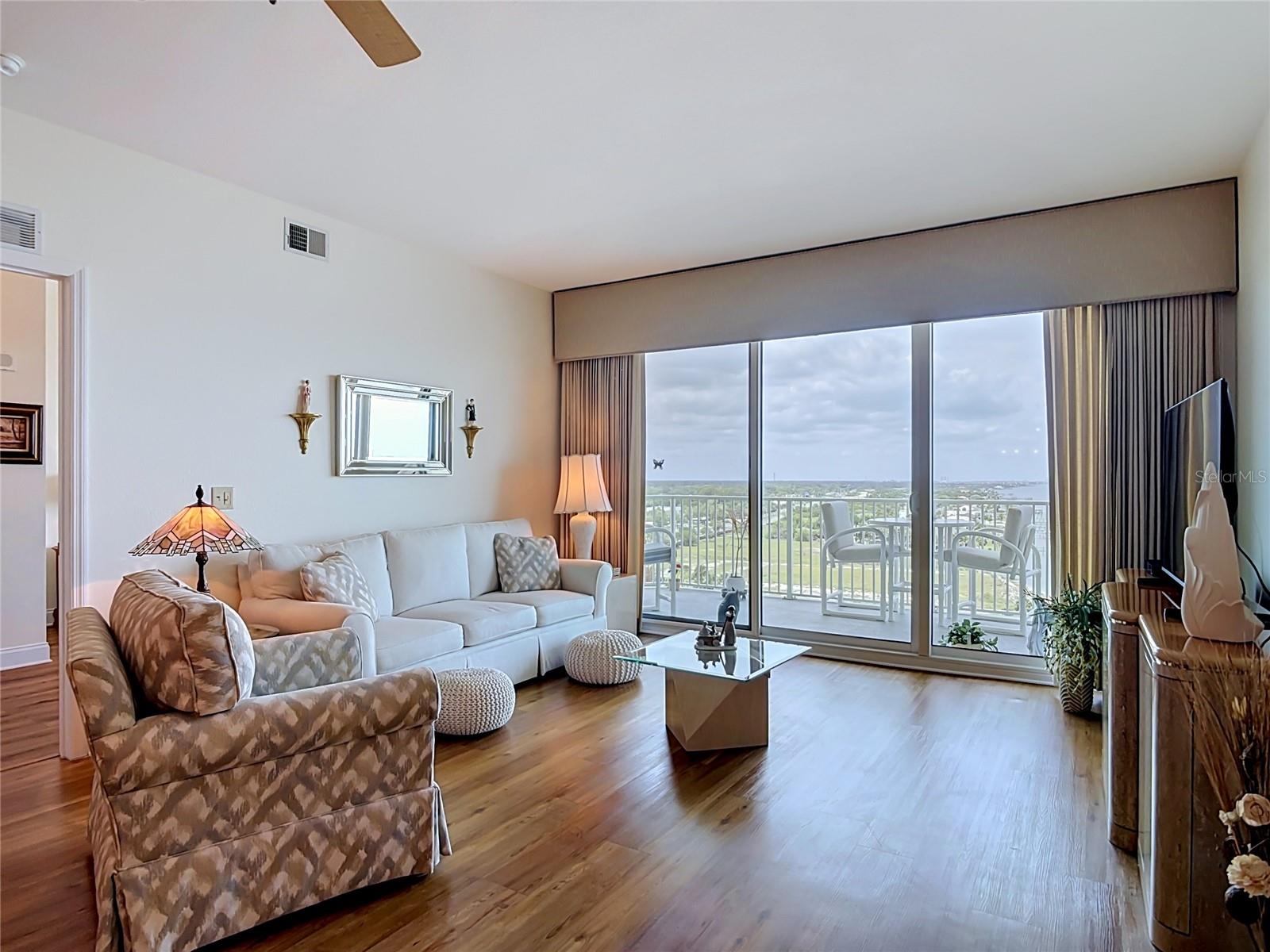Image 9 of 73 For 2801 Ridgewood Avenue 1111