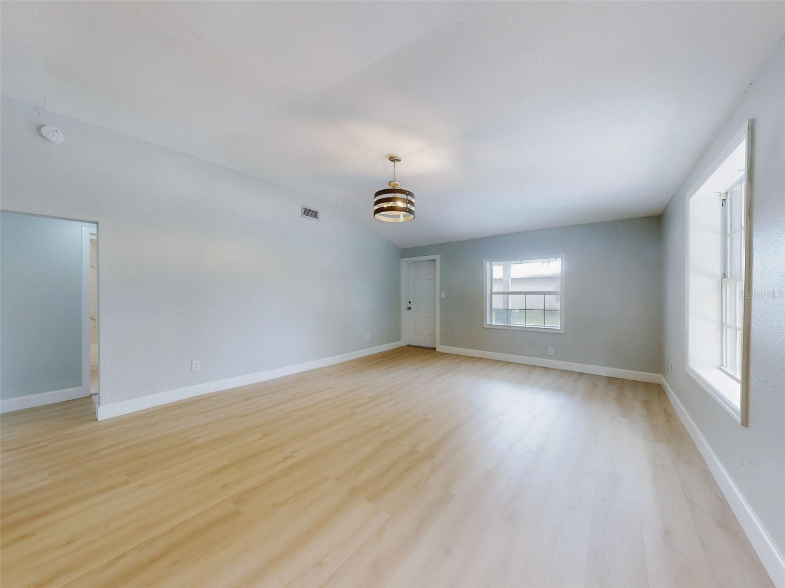 Image 4 of 60 For 1103 Washington Street