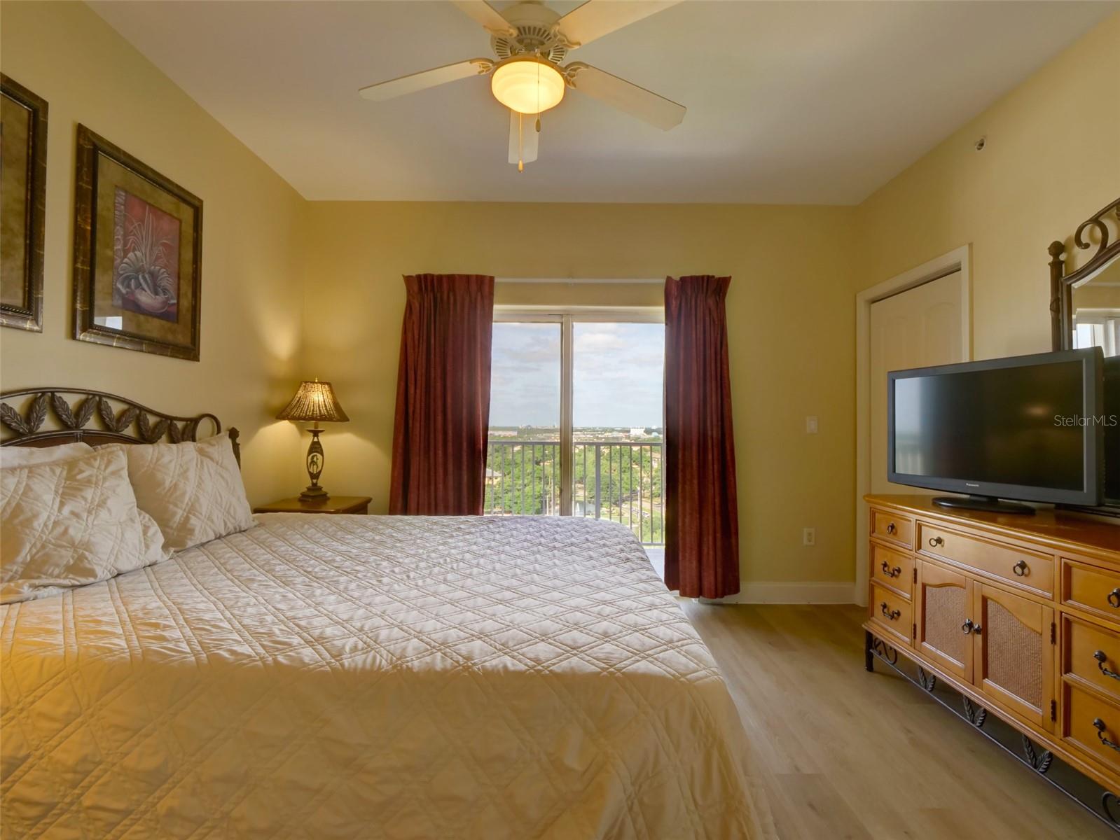 Image 18 of 29 For 13427 Blue Heron Beach Dr.