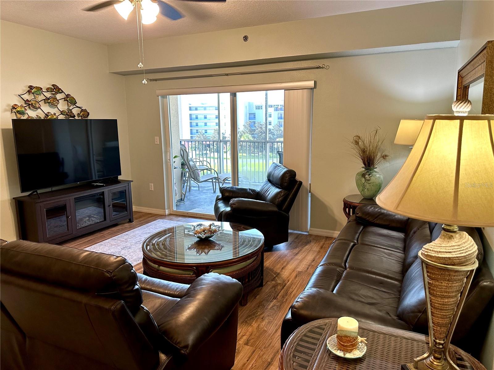Image 13 of 38 For 5300 Atlantic Avenue 8-402