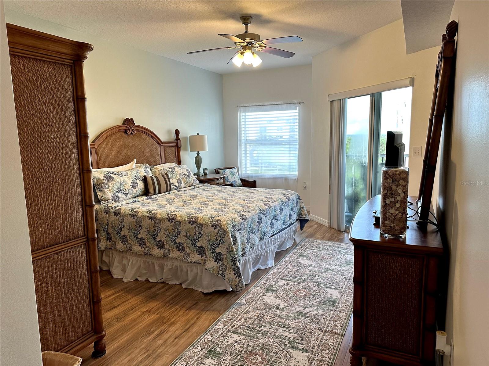 Image 15 of 38 For 5300 Atlantic Avenue 8-402