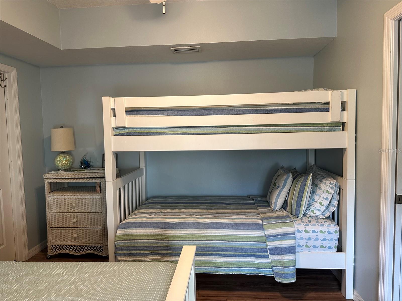 Image 22 of 38 For 5300 Atlantic Avenue 8-402