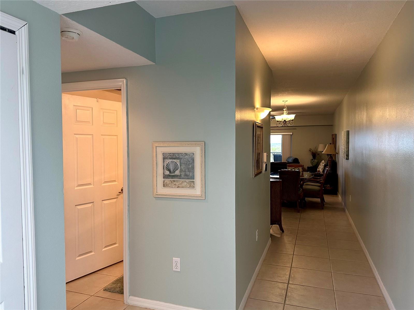 Image 6 of 38 For 5300 Atlantic Avenue 8-402