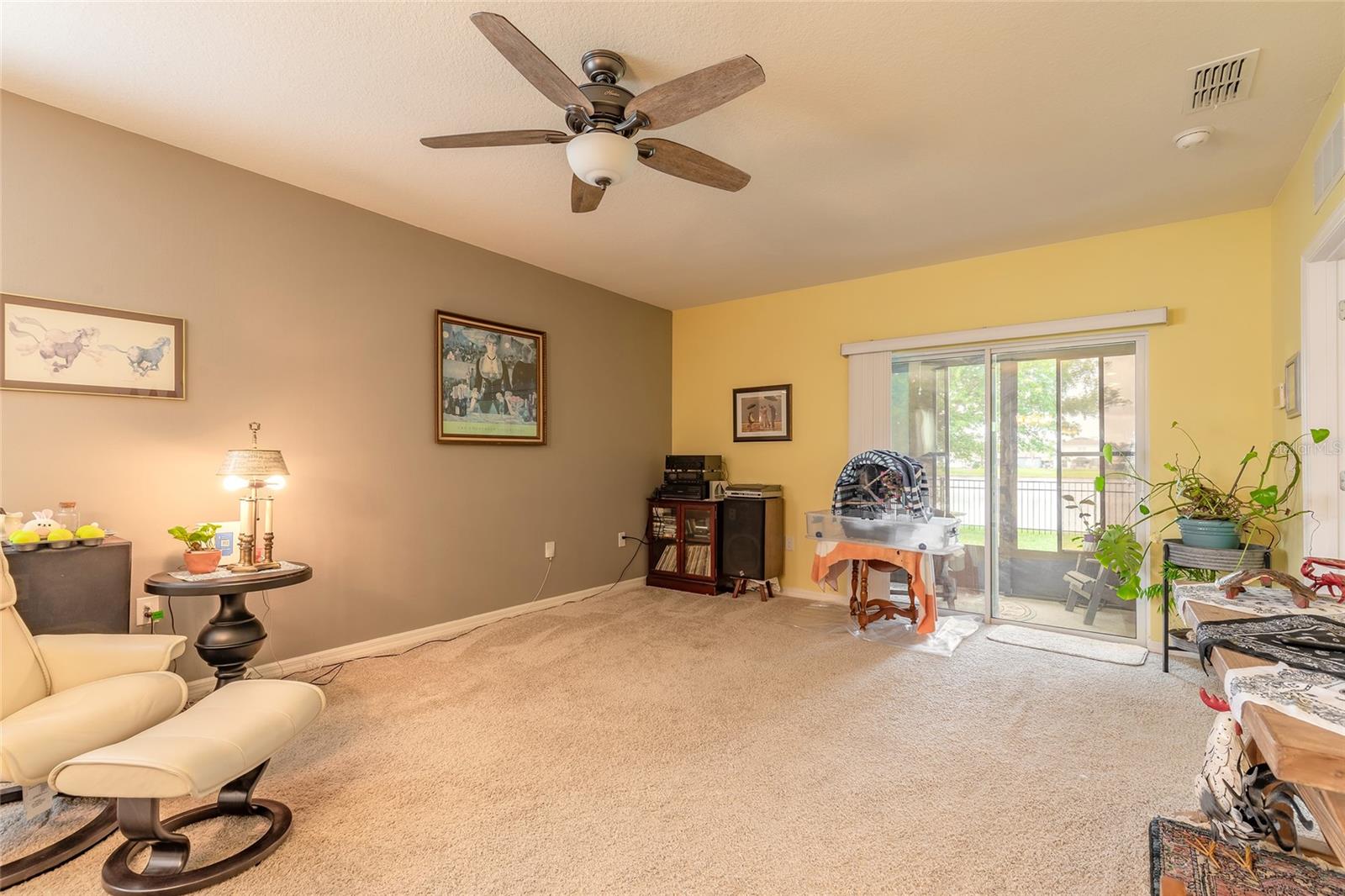 Image 13 of 35 For 554 Armoyan Way