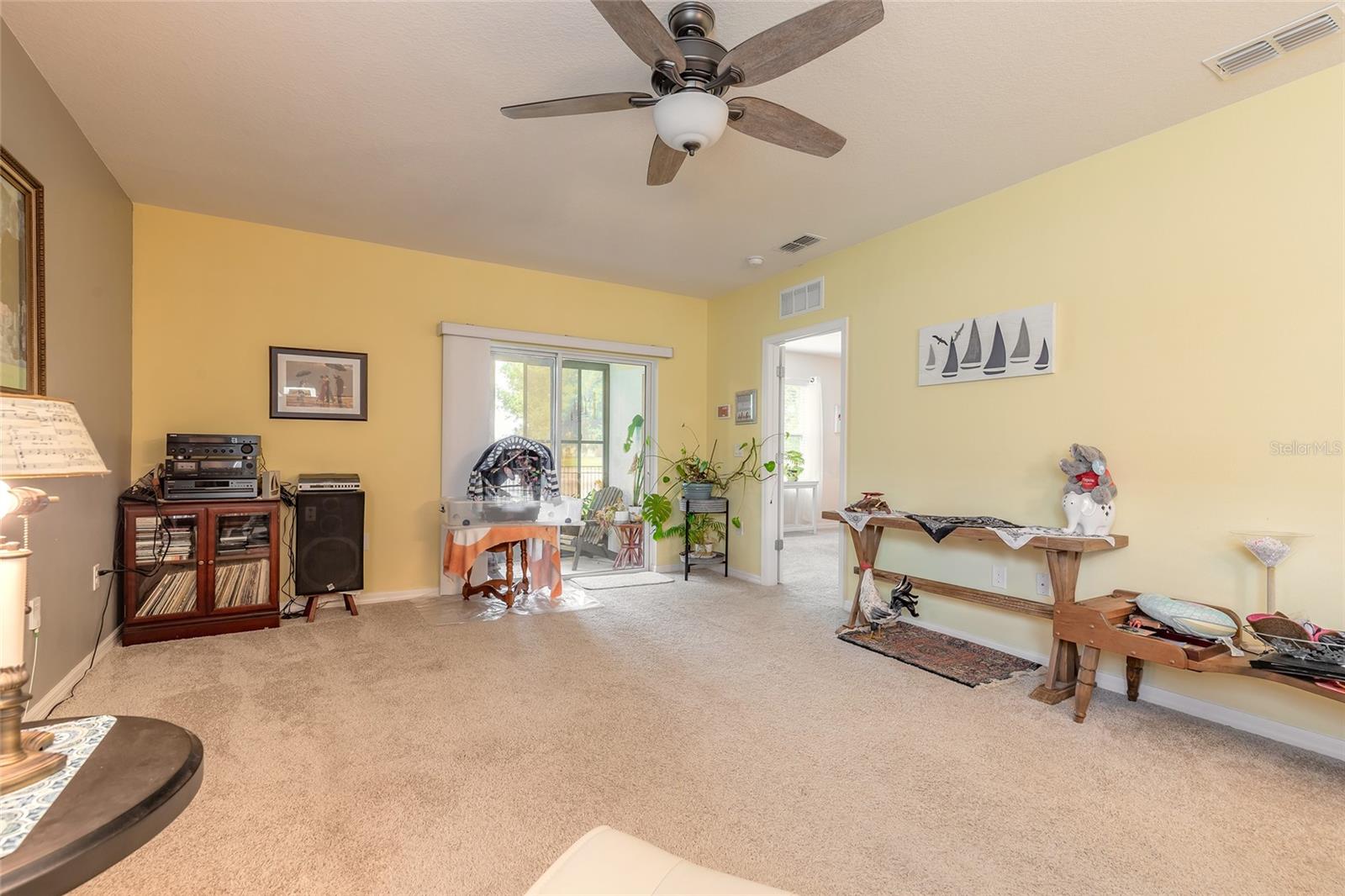 Image 15 of 35 For 554 Armoyan Way