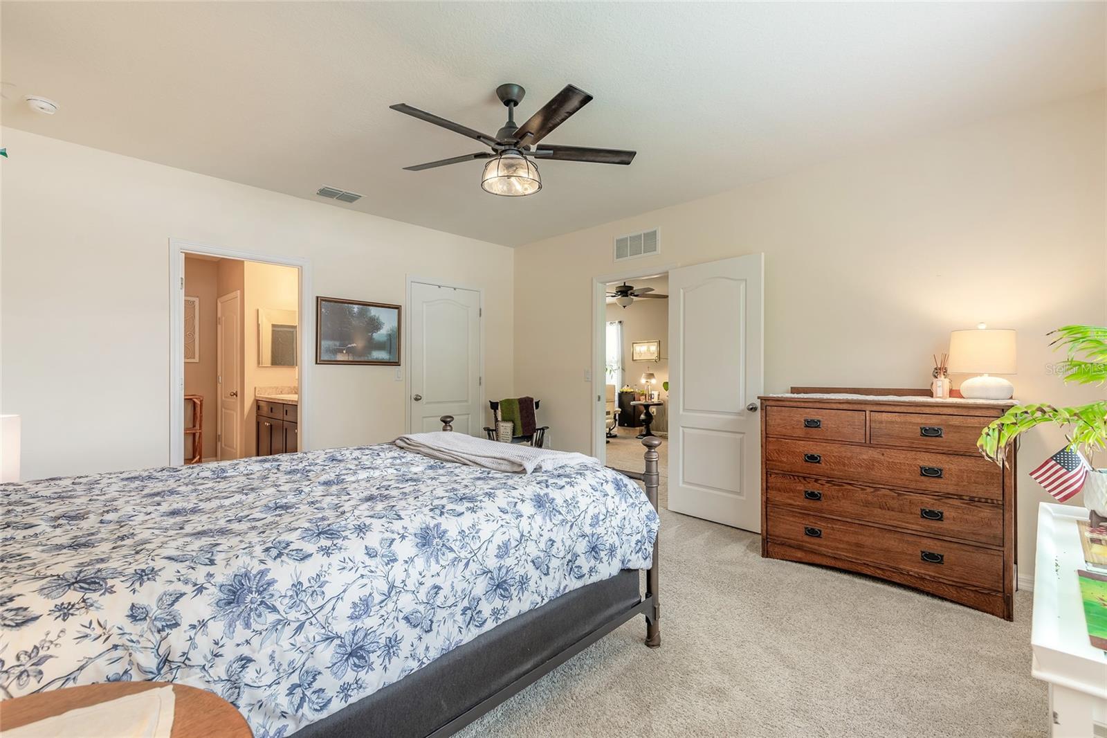 Image 17 of 35 For 554 Armoyan Way