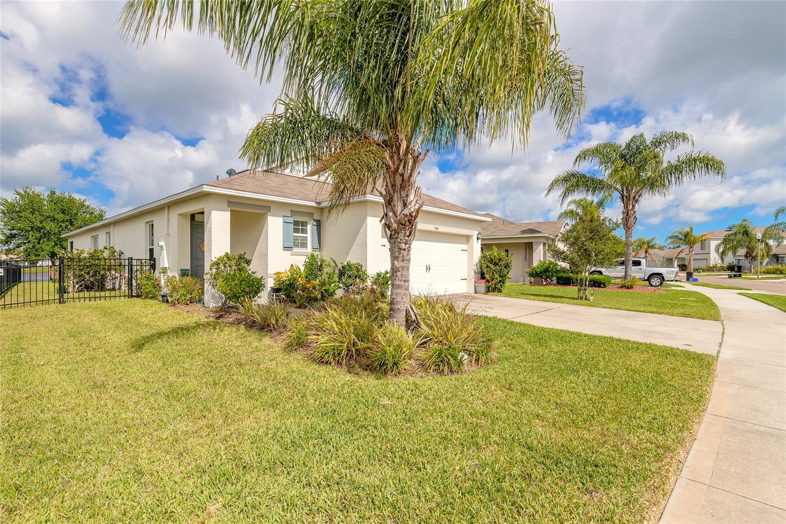 Image 2 of 35 For 554 Armoyan Way