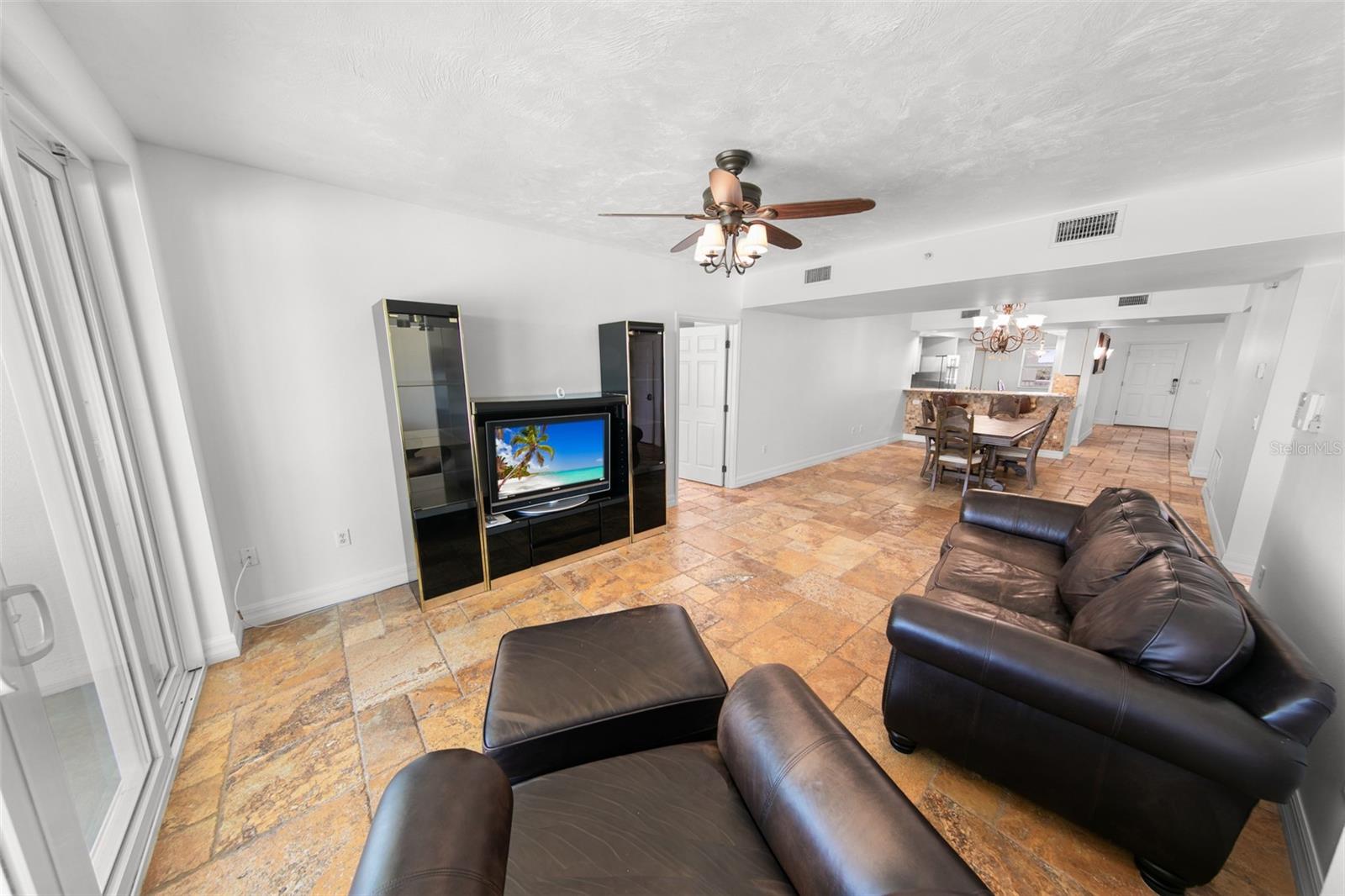 Image 10 of 54 For 4767 Atlantic Avenue 402