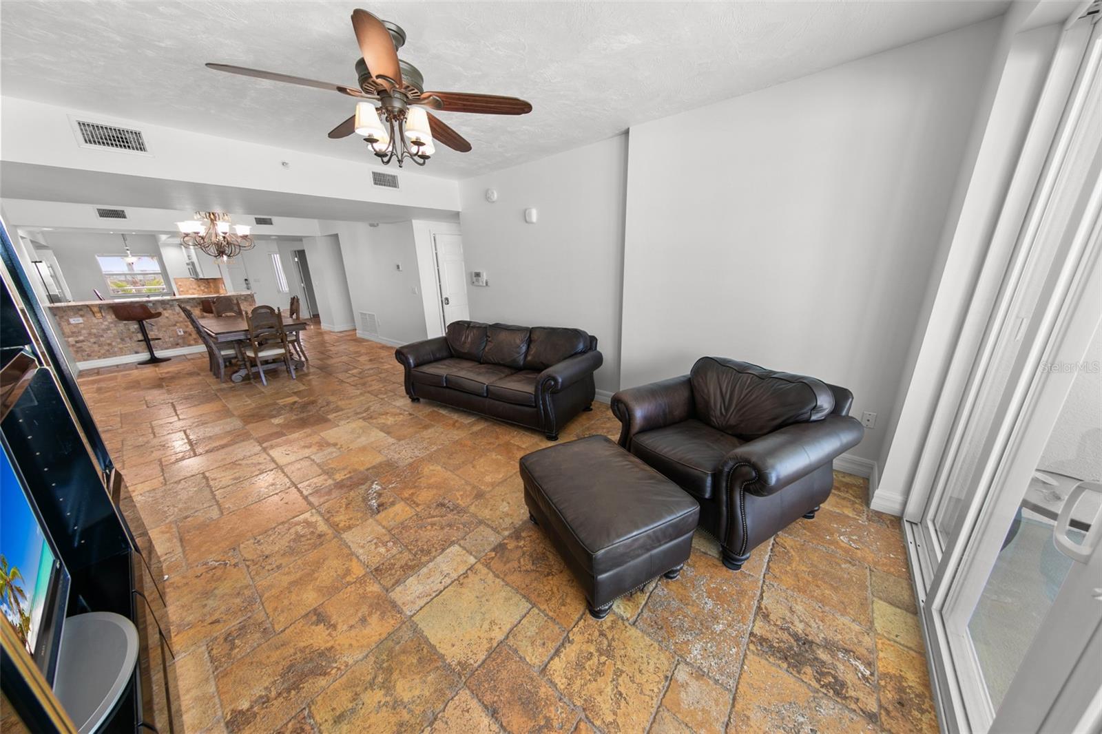 Image 11 of 54 For 4767 Atlantic Avenue 402